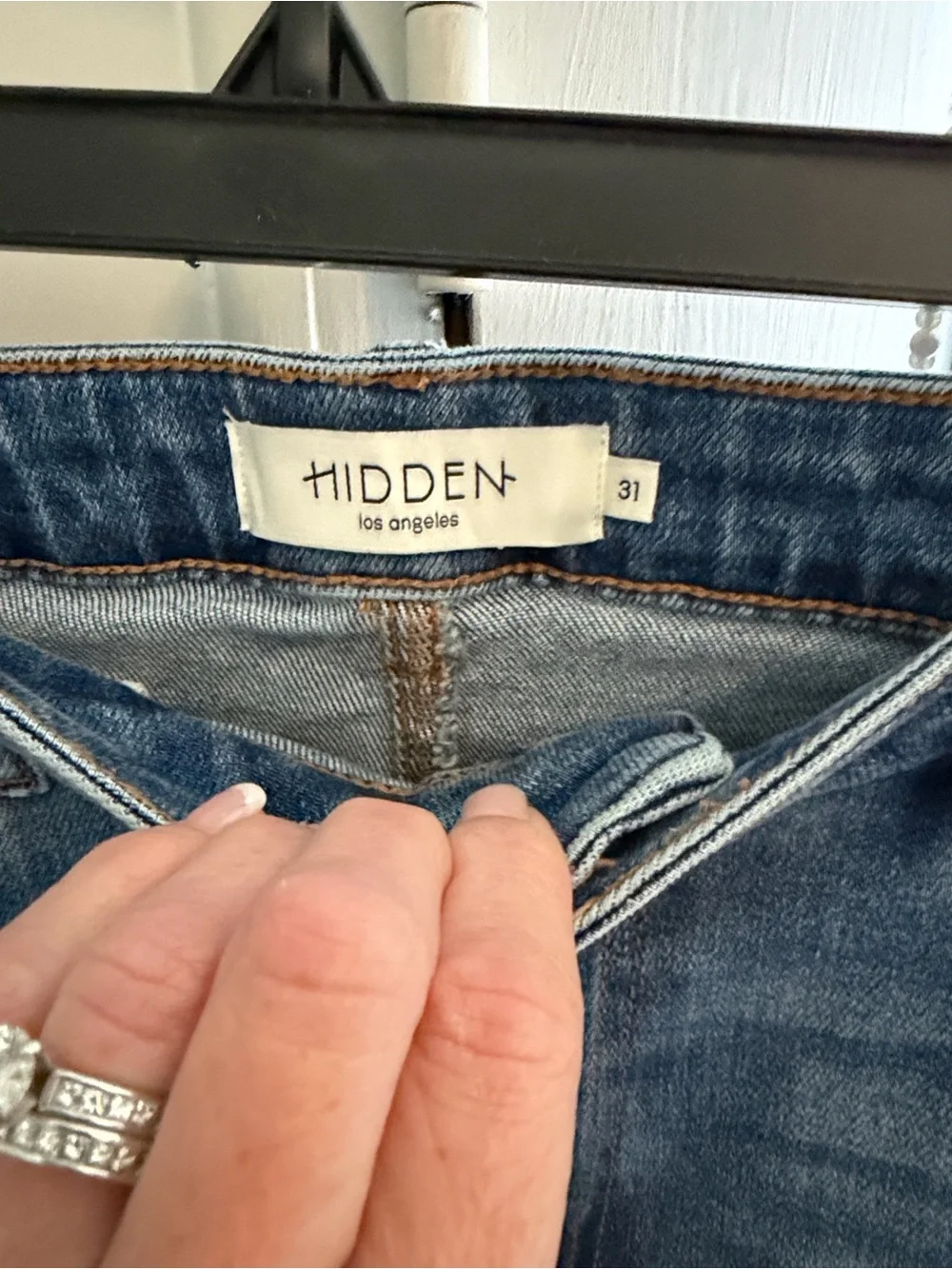 HAPPI Hidden High-Rise Flared Jeans in Medium Blue